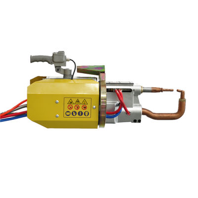 Máquina de soldadura por puntos portátil de Cnc Dc de mano Mfdc para chapa metálica