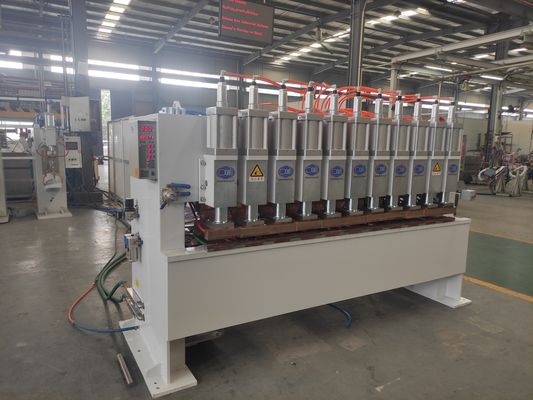 Máquina automática de soldadura de puntos de cabeza multipunto para borde de puerta galvanizado